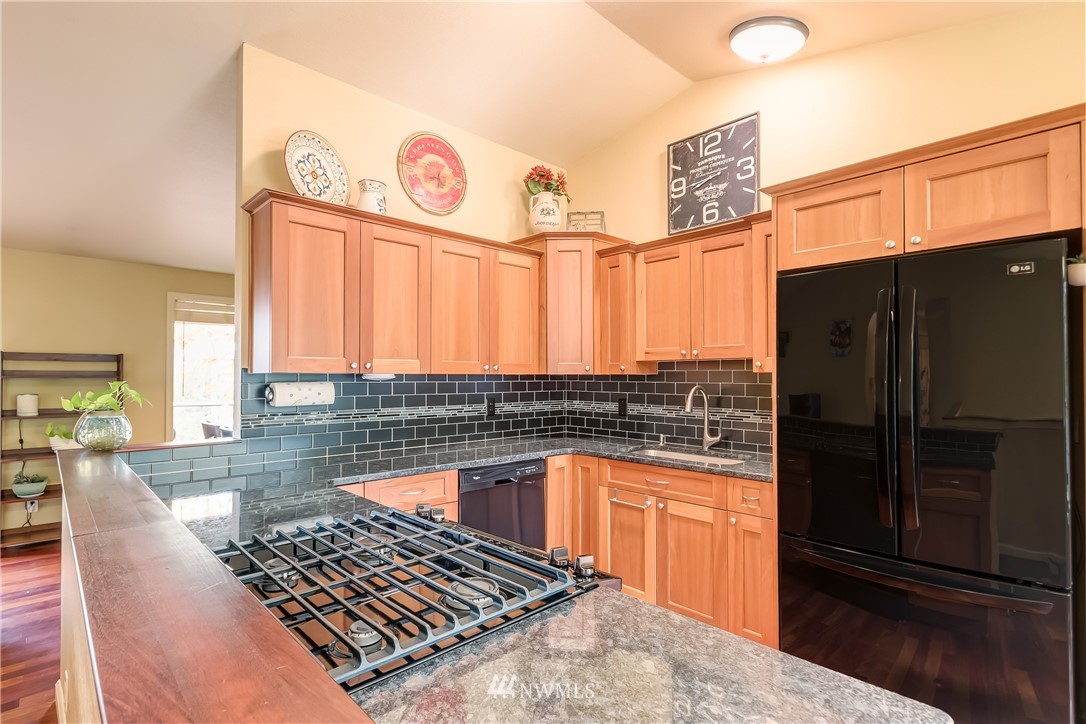 1320 Welling Road Bellingham, WA 98226 - Photo 4 of 25
