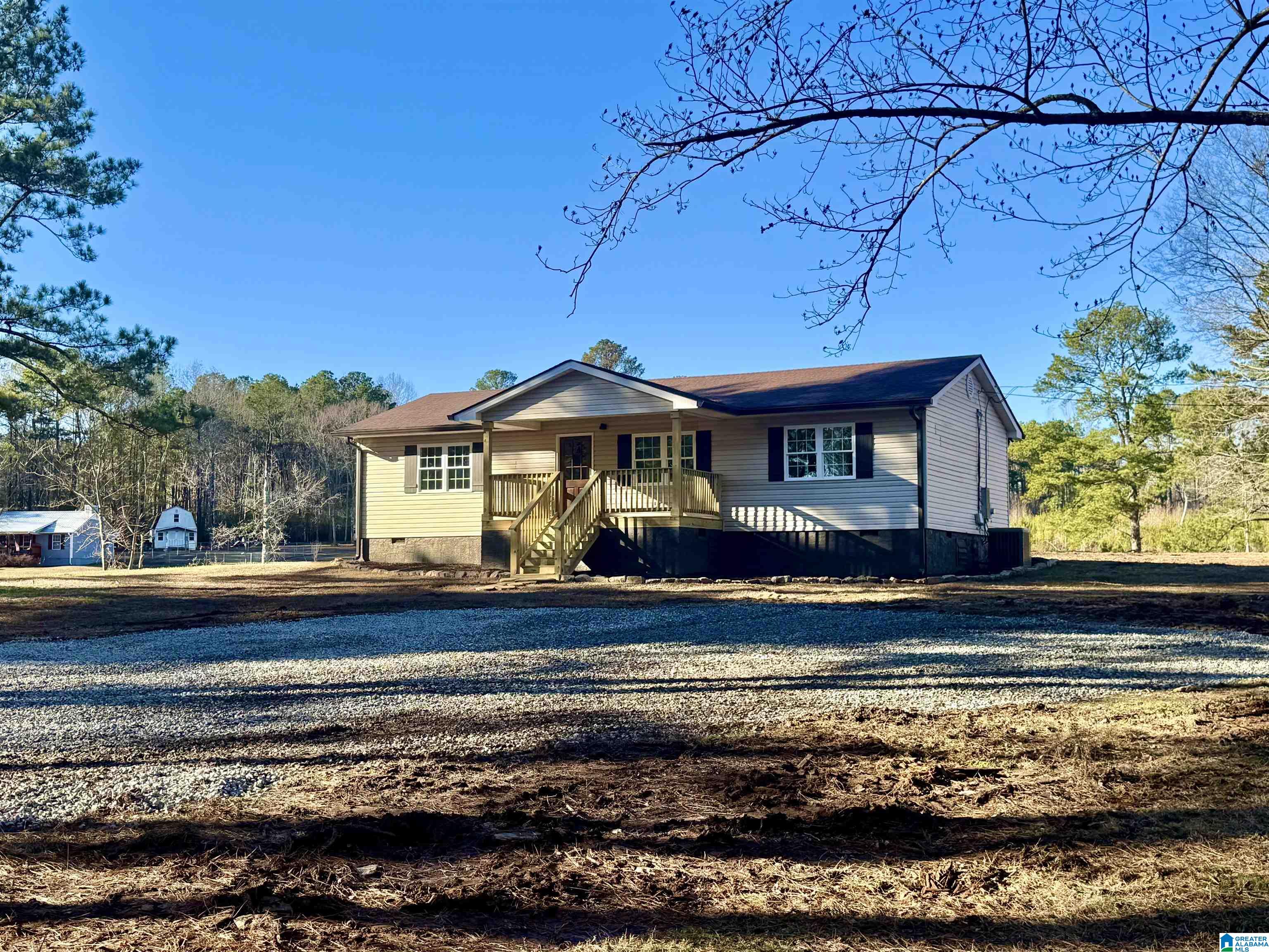 645 Skyview Lake Road Warrior, AL 35180 - Photo 3 of 53