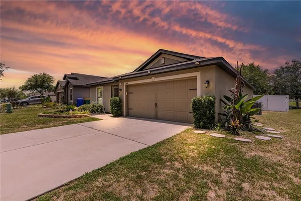 $299,500 | 2491 Bracknell Forest Trail, Tavares, FL 32778