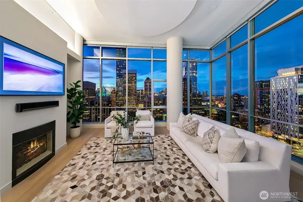 $1,798,000 | 909 5th Avenue, Unit PH3, Seattle, WA 98164