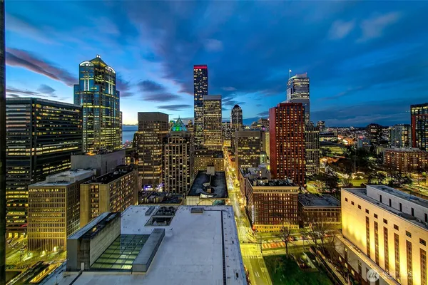 $1,798,000 | 909 5th Avenue, Unit PH3, Seattle, WA 98164
