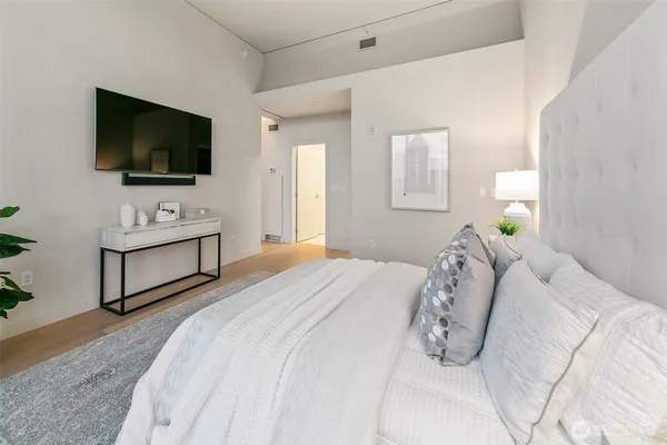 $1,798,000 | 909 5th Avenue, Unit PH3, Seattle, WA 98164