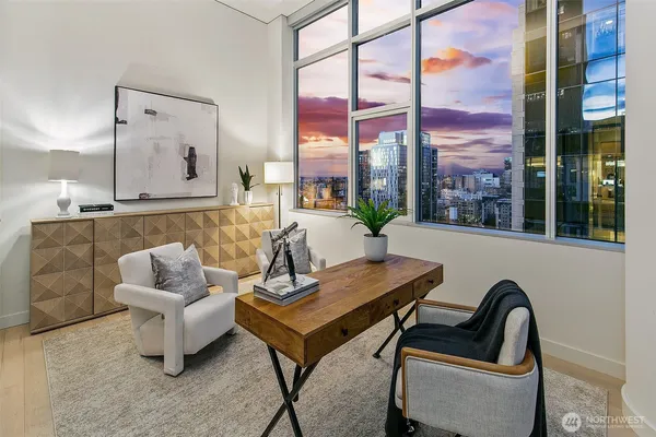 $1,798,000 | 909 5th Avenue, Unit PH3, Seattle, WA 98164