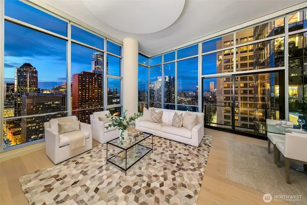 $1,798,000 | 909 5th Avenue, Unit PH3, Seattle, WA 98164
