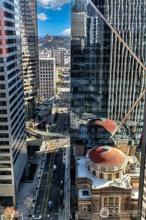 $1,798,000 | 909 5th Avenue, Unit PH3, Seattle, WA 98164