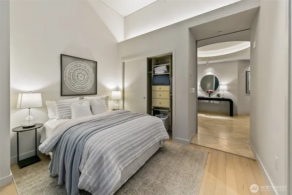 $1,798,000 | 909 5th Avenue, Unit PH3, Seattle, WA 98164