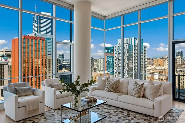 $1,798,000 | 909 5th Avenue, Unit PH3, Seattle, WA 98164
