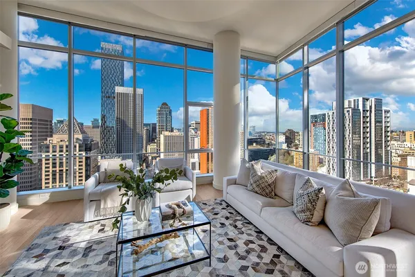 $1,798,000 | 909 5th Avenue, Unit PH3, Seattle, WA 98164
