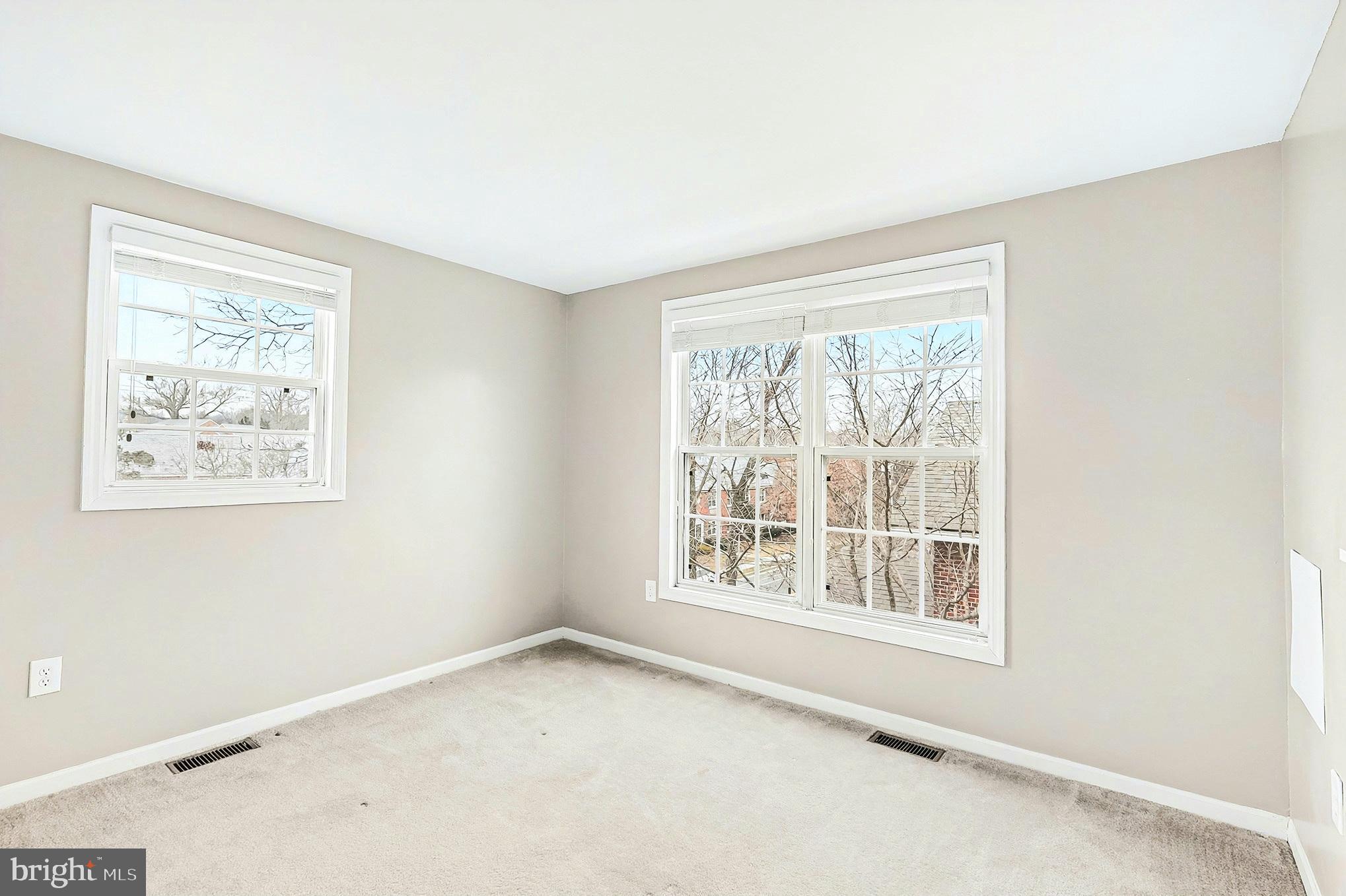122 East Glebe Road Alexandria, VA 22305 - Photo 13 of 30 Bedroom 1