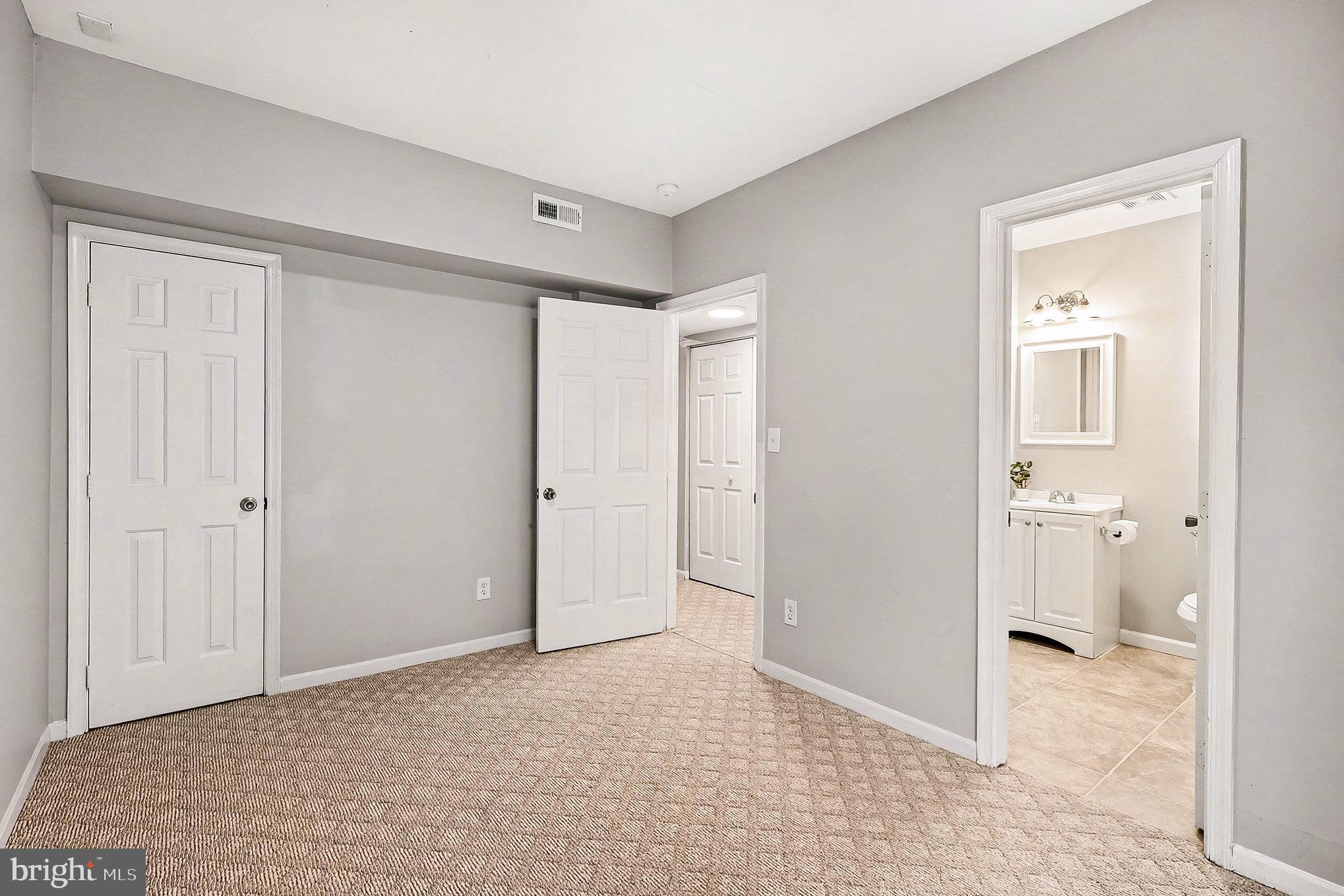 122 East Glebe Road Alexandria, VA 22305 - Photo 21 of 30 3rd Bedroom