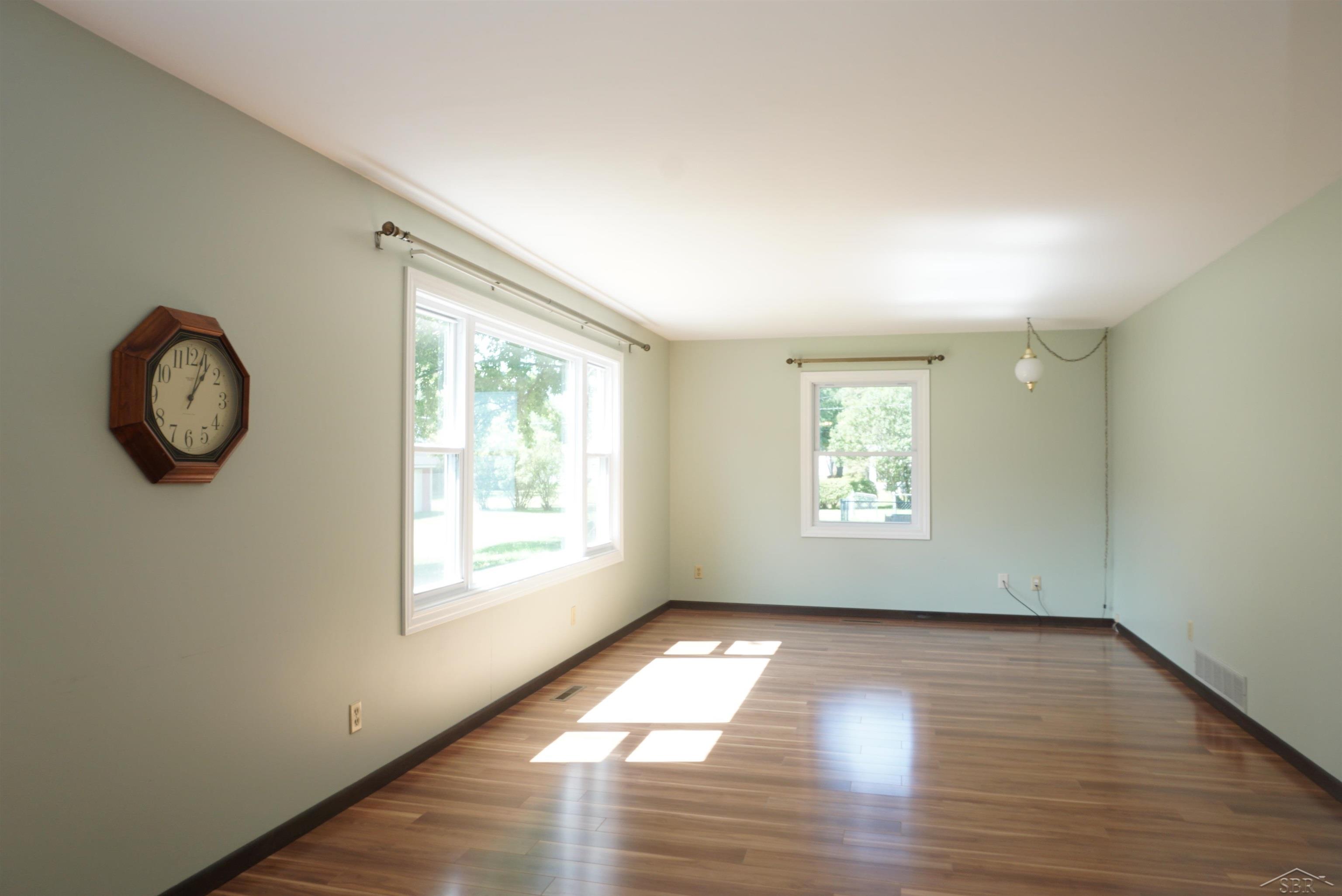 4780 East Wackerly Road Midland, MI 48642 - Photo 4 of 25 50088232-3.JPG