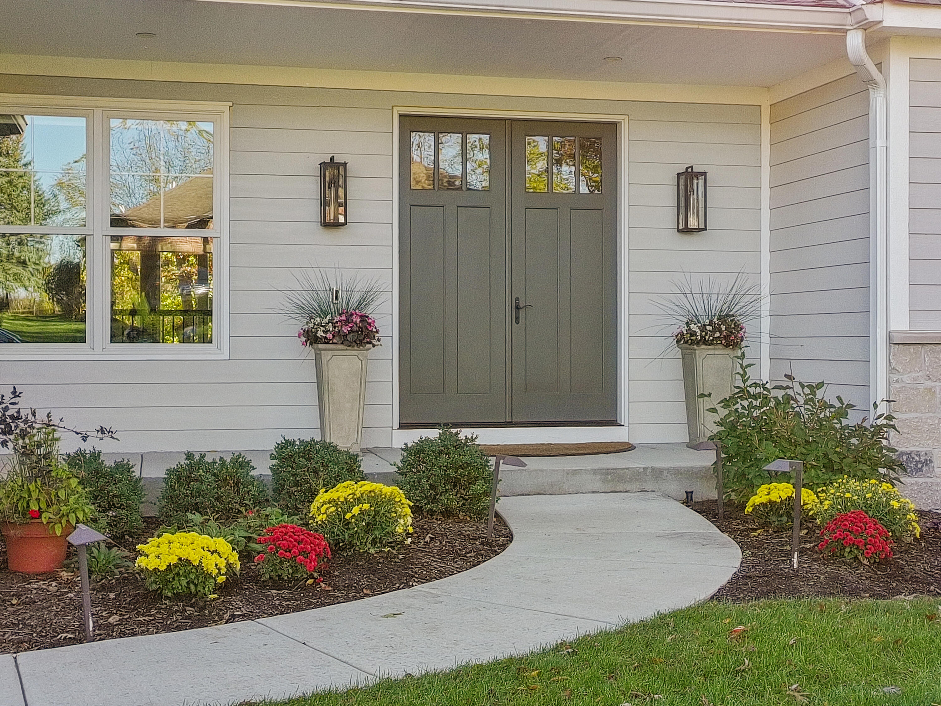 1581 Ryder Cup Road, Unit 1631 Geneva, WI 53147 - Photo 39 of 54 Well Manicured Landscaping