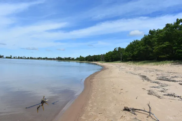 $436,800 | Tbd Ll 5 Ln Beach, Nahma, MI 49864