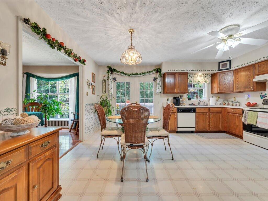 446 Ellsworth Court Ridgeway, VA 24148 - Photo 13 of 54 13-MIB09296