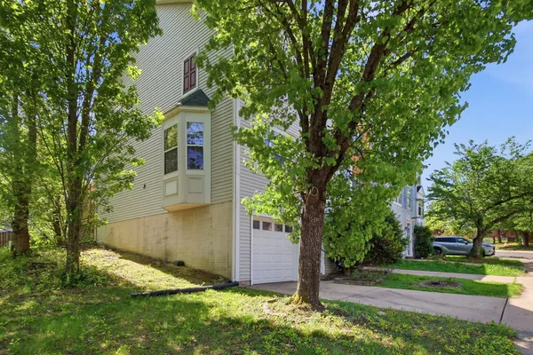 $450,000 | 16701 Capon Tree Lane, Woodbridge, VA 22191