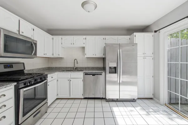 $450,000 | 16701 Capon Tree Lane, Woodbridge, VA 22191