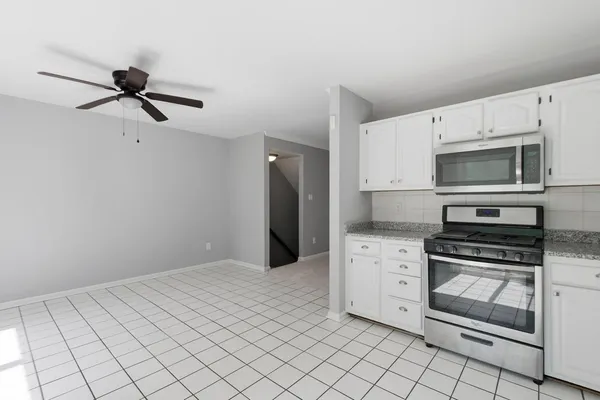 $450,000 | 16701 Capon Tree Lane, Woodbridge, VA 22191
