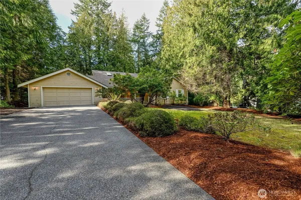 $635,000 | 425 Baycliff Drive, Port Townsend, WA 98368