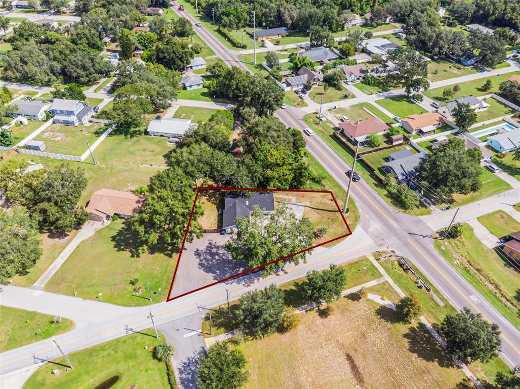 697 East Anderson Road Groveland, FL 34736 - Photo 27 of 33 Gallery Image 27