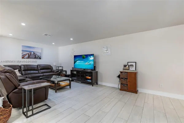$3,500 | 3559 Magellan Circle, Unit 3232, Aventura, FL 33180
