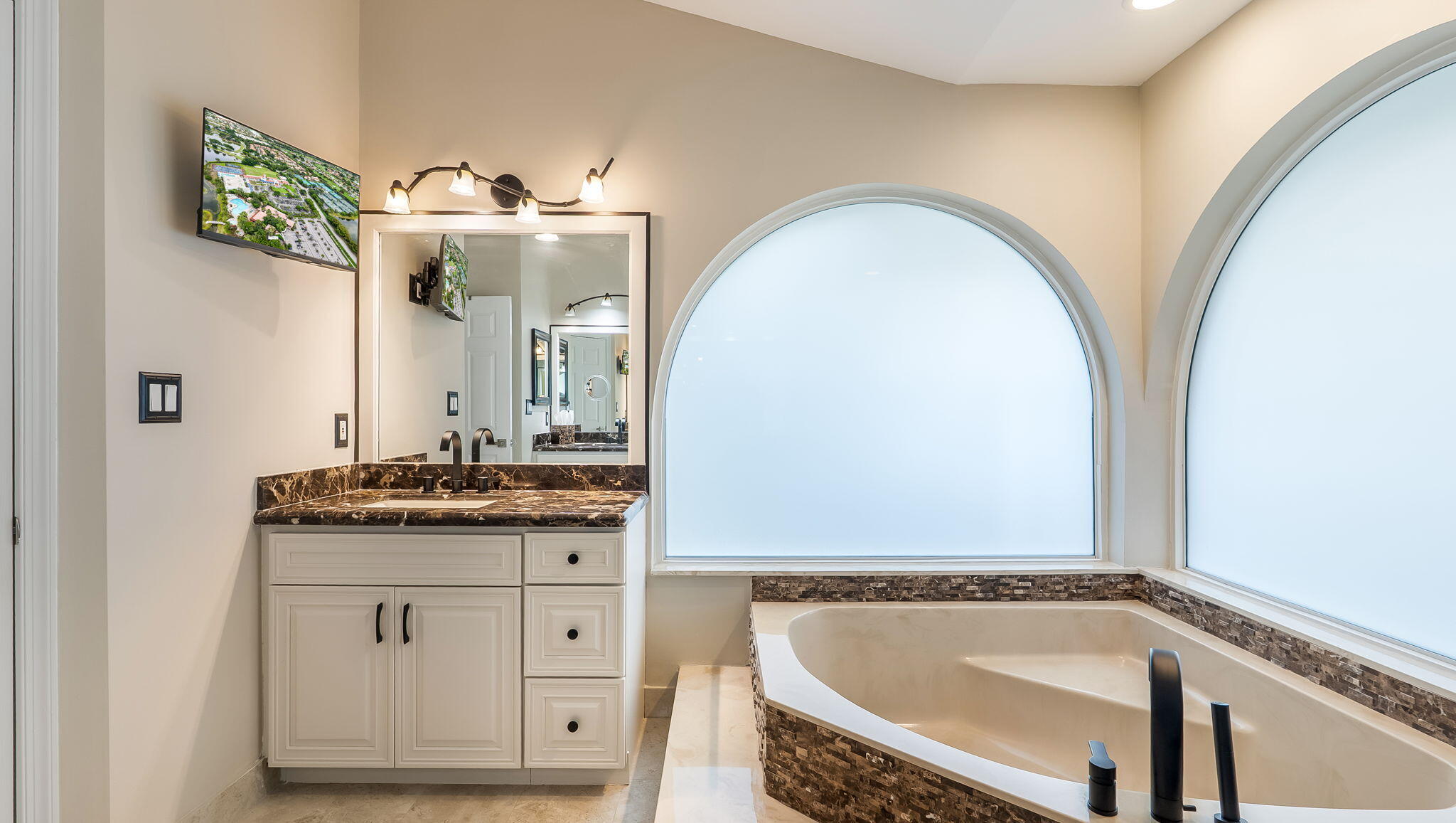 10810 Santa Rosa Drive Boca Raton, FL 33498 - Photo 17 of 52 Main Bathroom