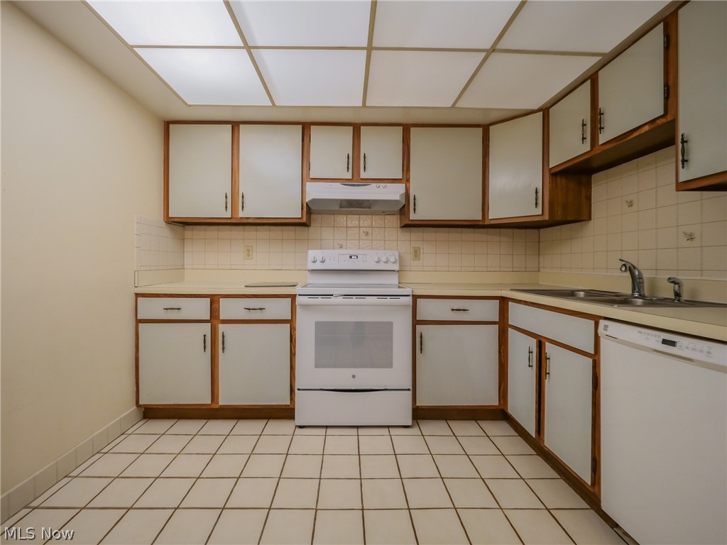 22972 Maple Ridge Road, Unit 108 North Olmsted, OH 44070 - Photo 20 of 31 Gallery Image 20