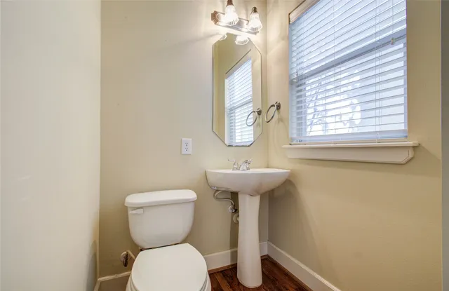 $2,700 | 1138 West 26th Street, Houston, TX 77008