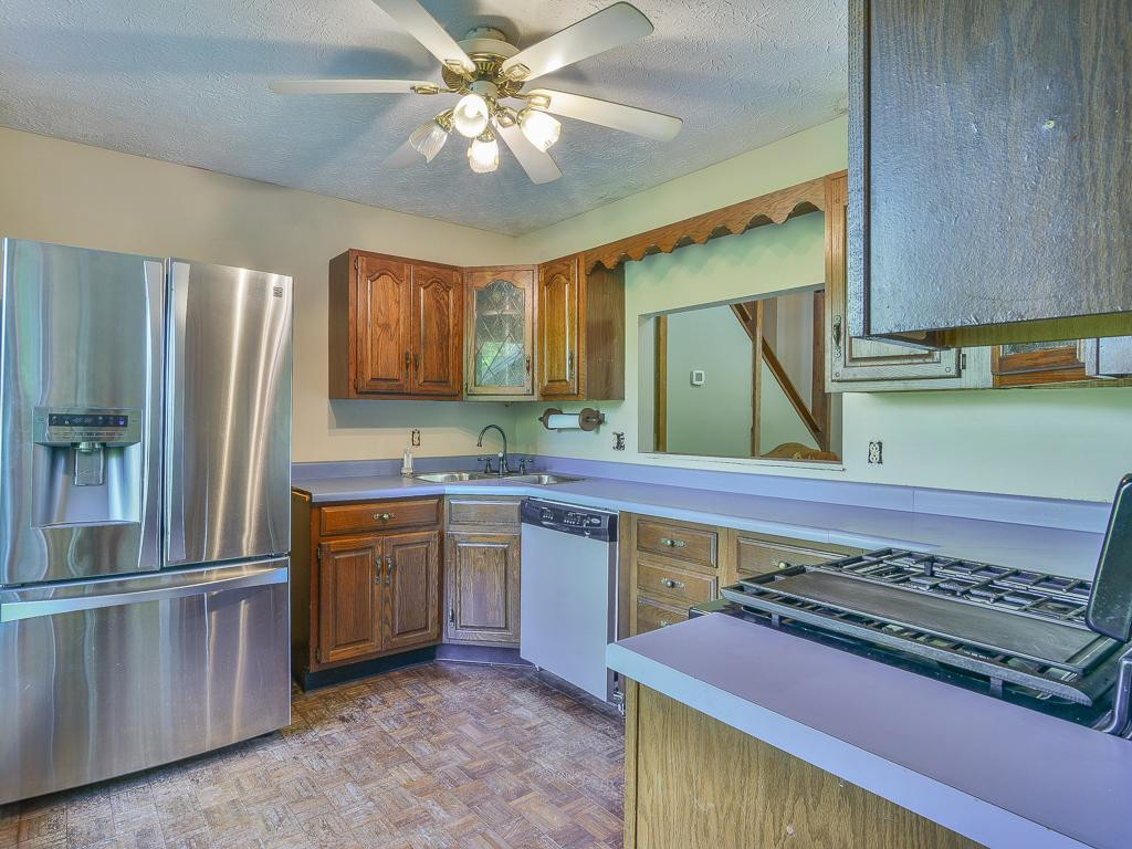 135 Buffalo Ridge Road Unicoi, TN 37692 - Photo 7 of 30 Photo 7