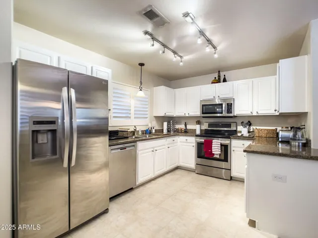 $4,000 | 15151 North Frank Lloyd Wright Boulevard, Unit 1082, Scottsdale, AZ 85260