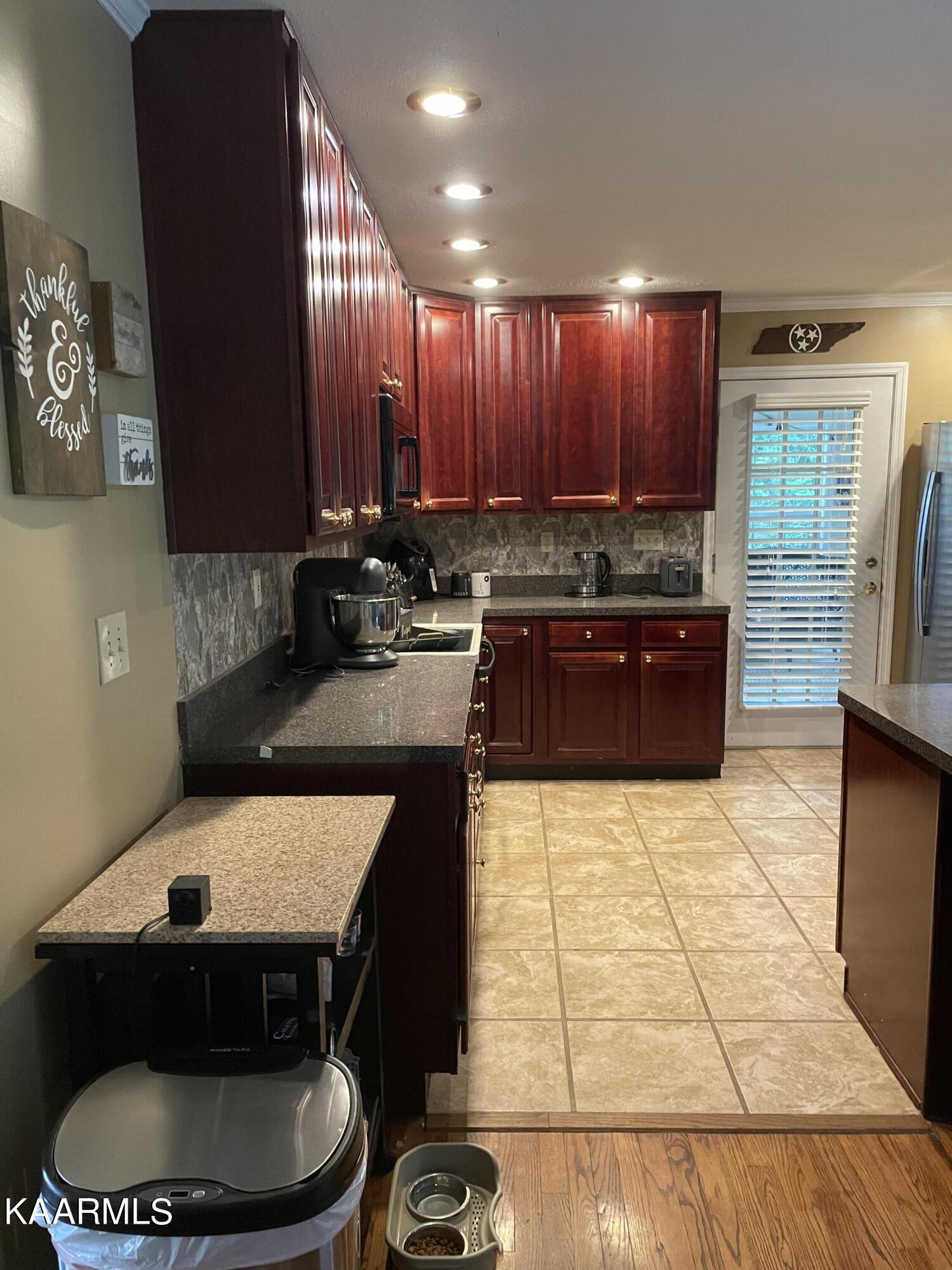 100 Middlebury Road Oak Ridge, TN 37830 - Photo 9 of 51 CC984966-1BB2-45EF-BD3E-C232316A693B