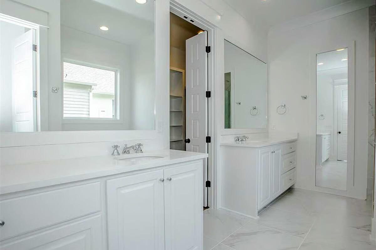 20957 North Dixboro Road South Lyon, MI 48178 - Photo 19 of 40 The Benefit of Brand New Builds (27)