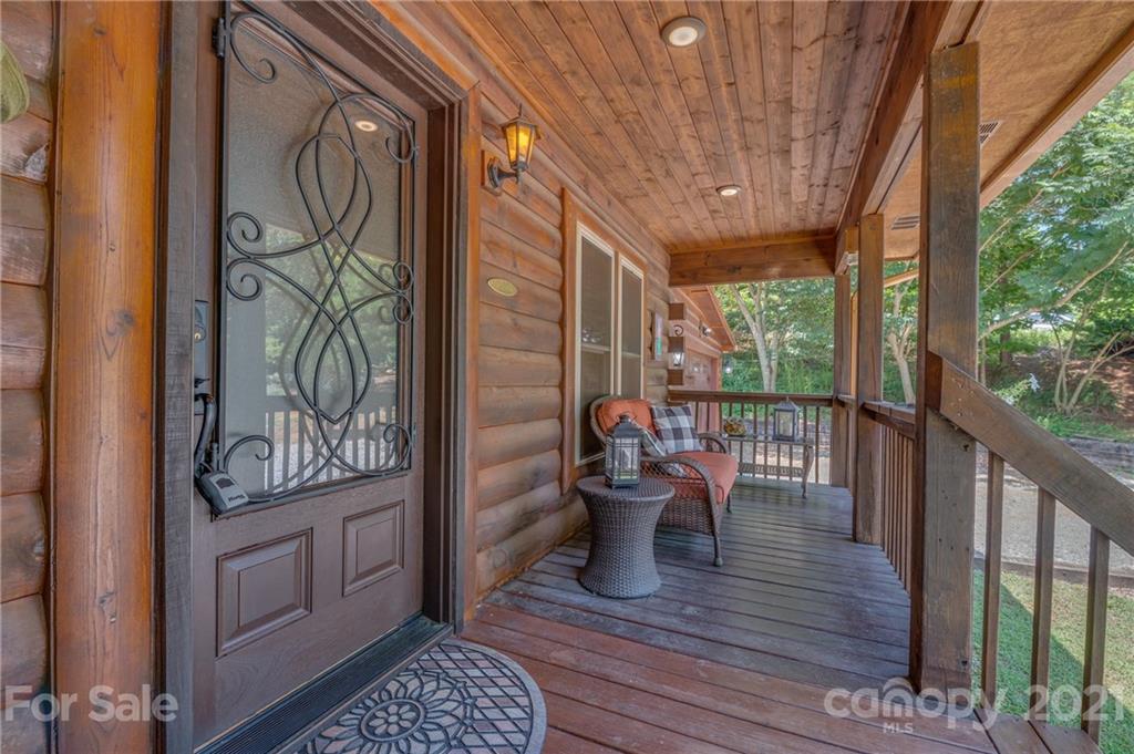 968 Cross Ridge Drive Rutherfordton, NC 28139 - Photo 22 of 39 a balcony with chairs