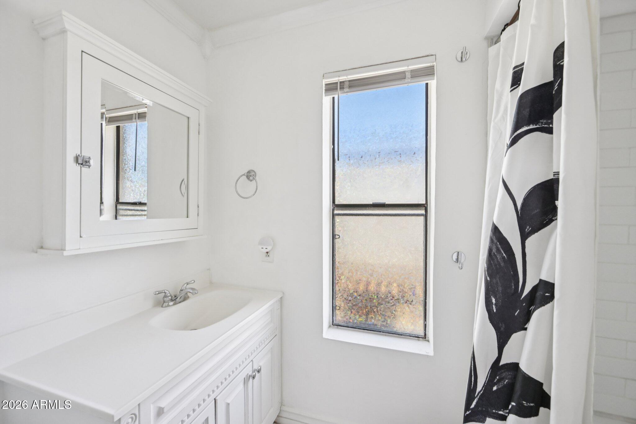 8829 South 48th Street, Unit 1 Phoenix, AZ 85044 - Photo 14 of 33 Bath