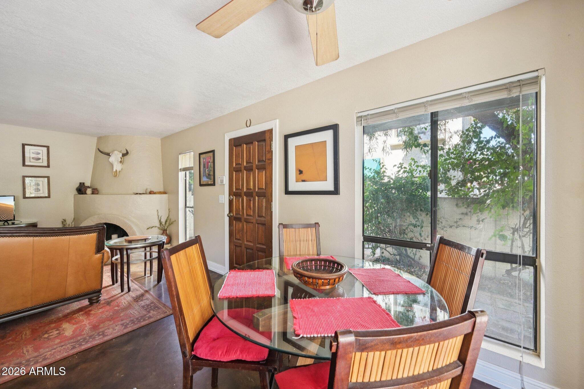 8829 South 48th Street, Unit 1 Phoenix, AZ 85044 - Photo 5 of 33 Dining area