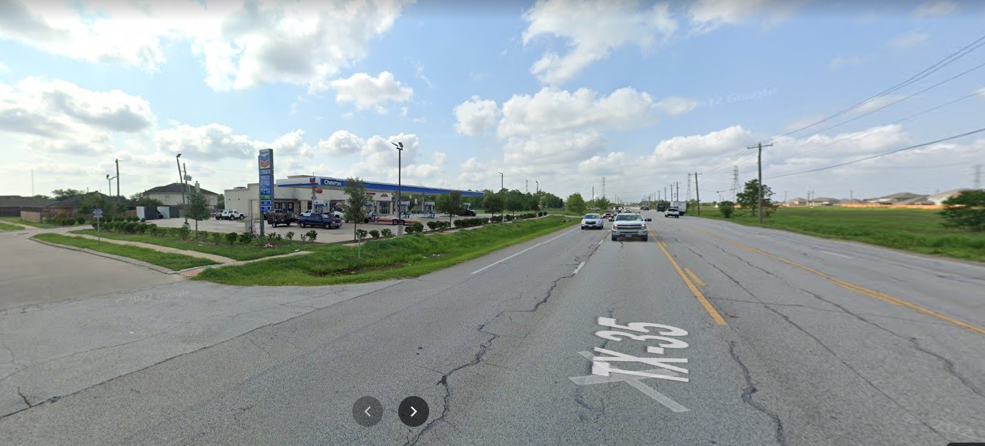 5675 Highway 35 Alvin, TX 77511 - Photo 5 of 10 a view of a city