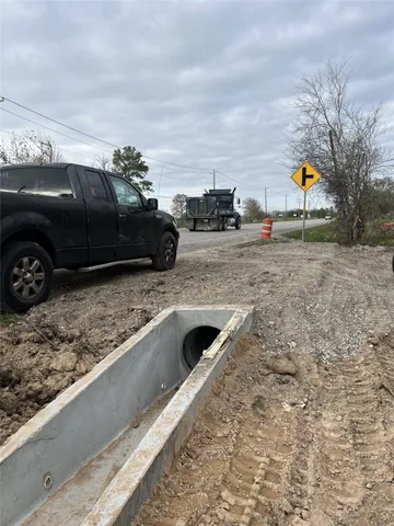 $3,000 | 5675 Highway 35, Alvin, TX 77511