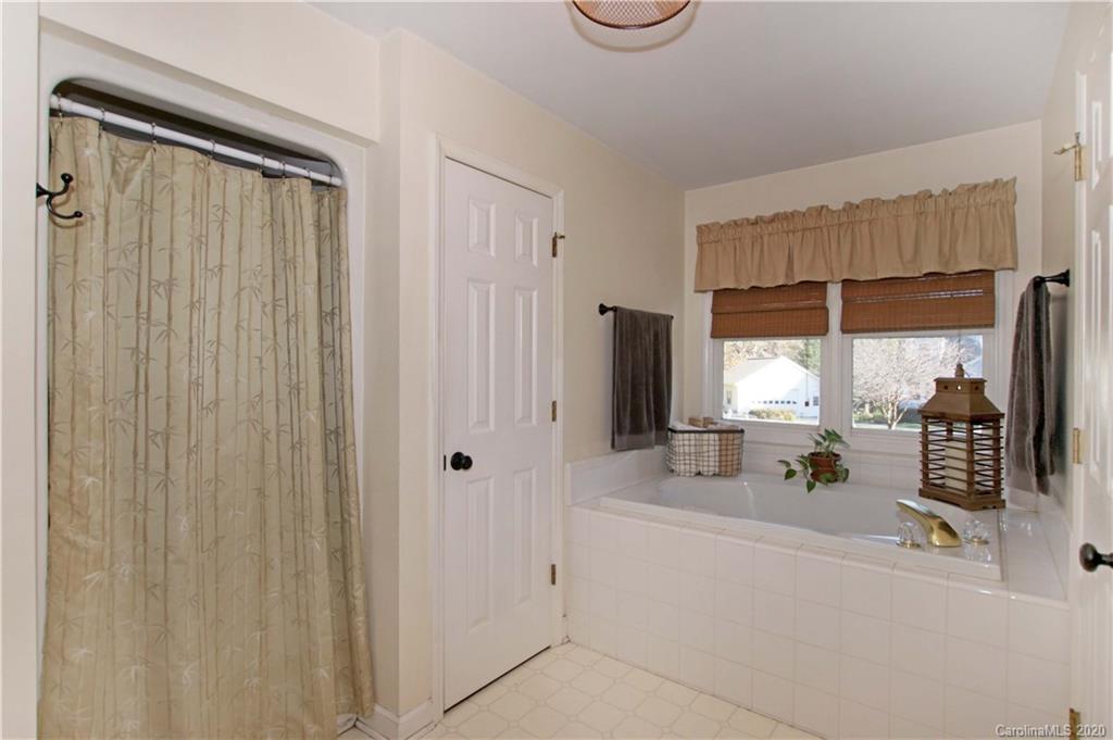 2395 Perry Road Denver, NC 28037 - Photo 22 of 37 Gallery Image 22