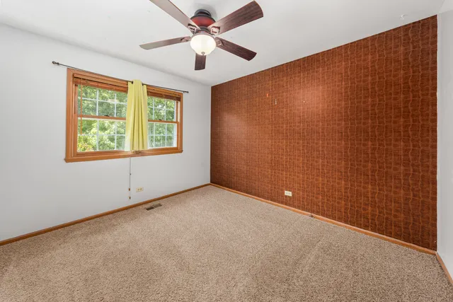 $3,200 | 104 South Knollwood Drive, Schaumburg, IL 60193