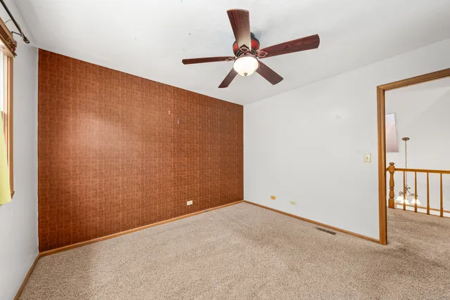 $3,200 | 104 South Knollwood Drive, Schaumburg, IL 60193