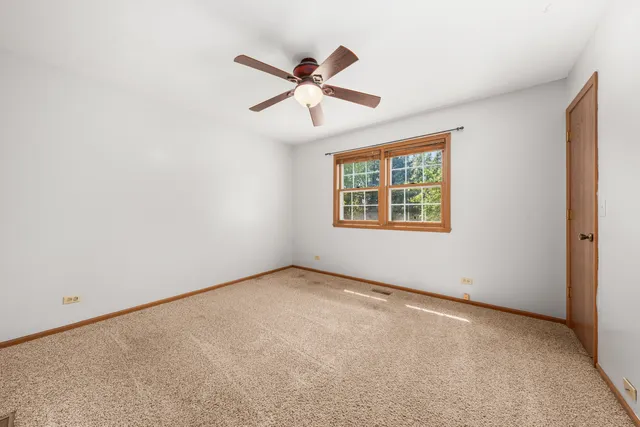 $3,200 | 104 South Knollwood Drive, Schaumburg, IL 60193