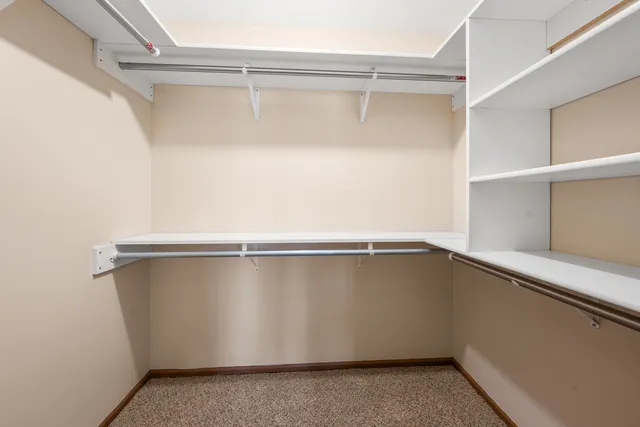 $3,200 | 104 South Knollwood Drive, Schaumburg, IL 60193