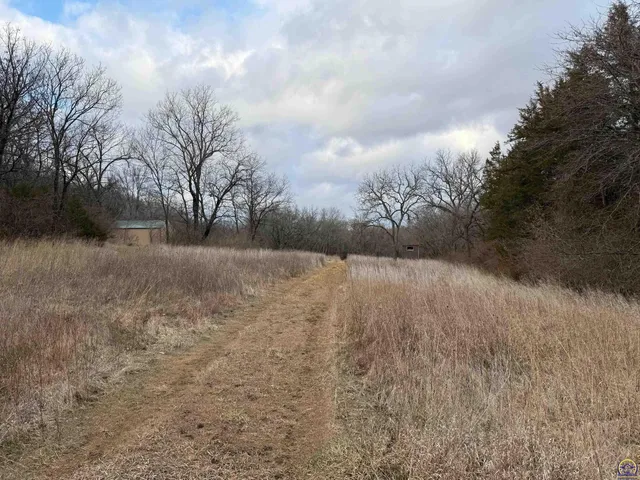 $790,000 | 101-st Southeast Croco Road, Berryton, KS 66409