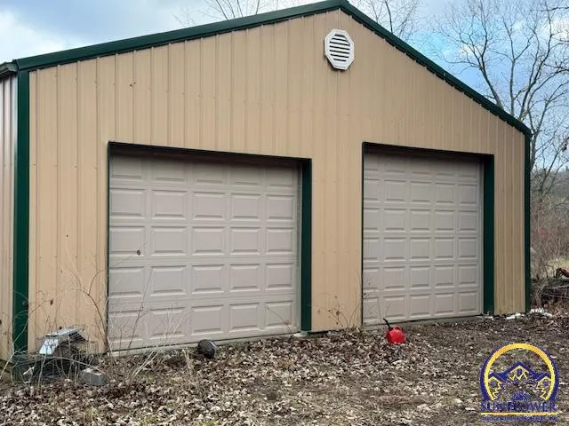 $790,000 | 101-st Southeast Croco Road, Berryton, KS 66409