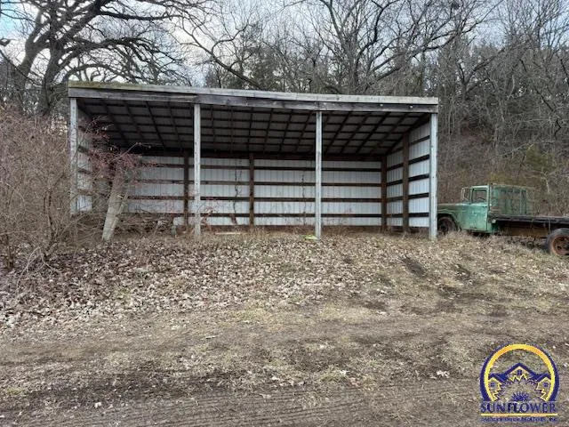 $790,000 | 101-st Southeast Croco Road, Berryton, KS 66409