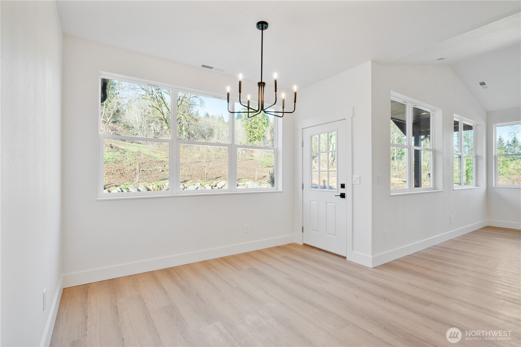 176 Wake Robin Lane Longview, WA 98632 - Photo 11 of 37