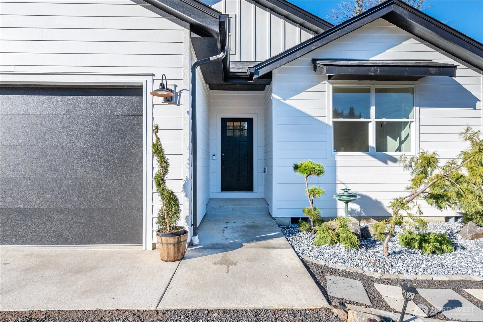 176 Wake Robin Lane Longview, WA 98632 - Photo 2 of 37