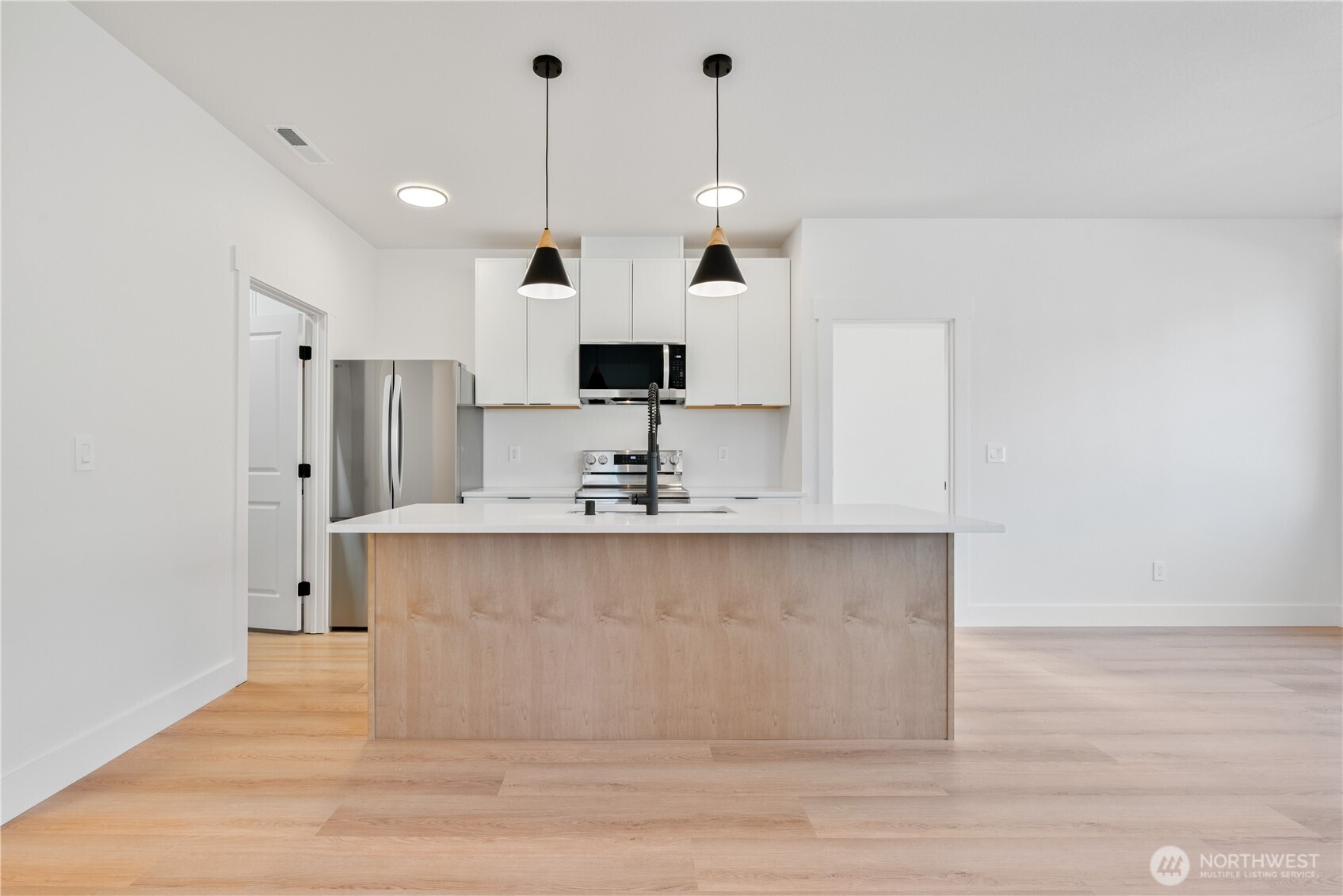 176 Wake Robin Lane Longview, WA 98632 - Photo 6 of 37