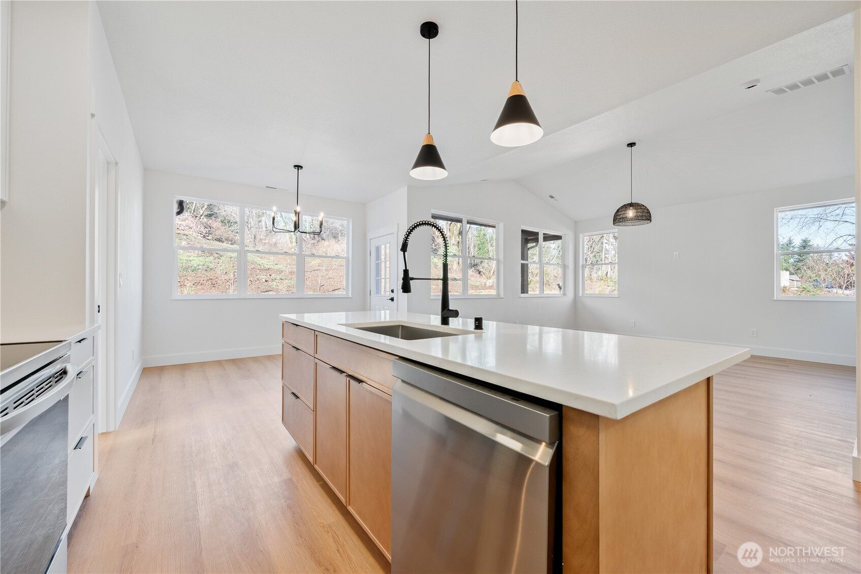 176 Wake Robin Lane Longview, WA 98632 - Photo 8 of 37