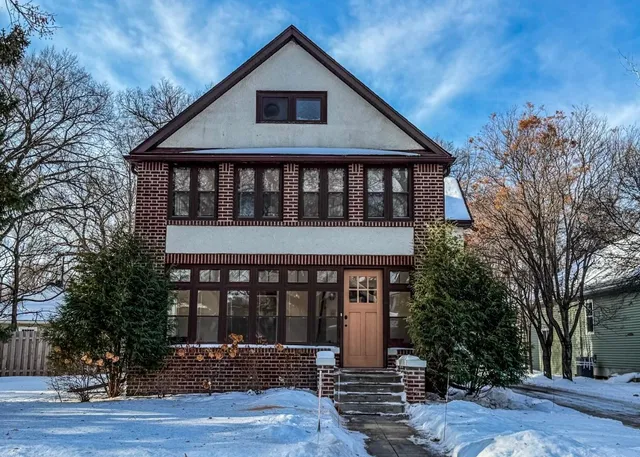 $561,000 | 911 8th Street South, Fargo, ND 58103