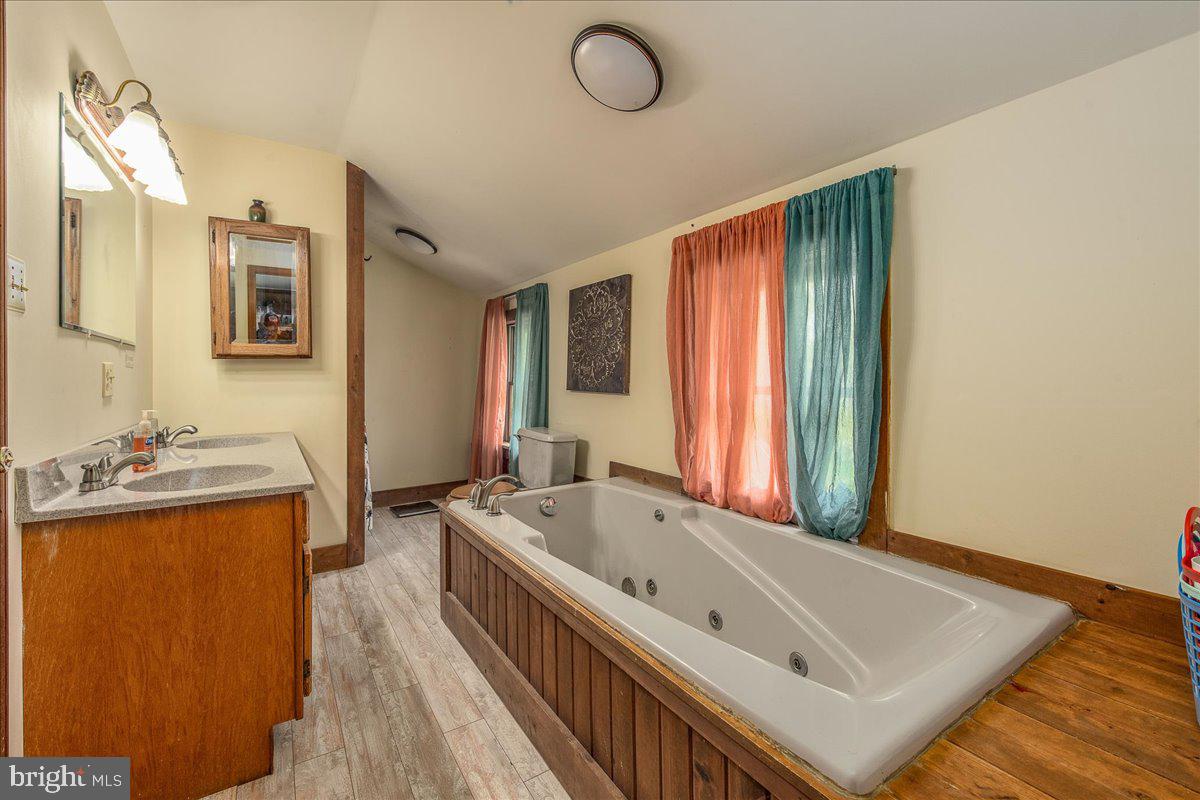271 Comstock Drive Shepherdstown, WV 25443 - Photo 24 of 76 Upstairs Full Bath